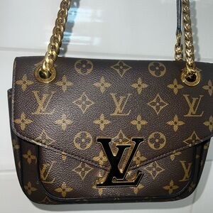 LOUIS VUITTON PASSY BAG - BEAUTIFUL -